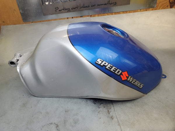 gas tankdamaged 1g sv650 99-02