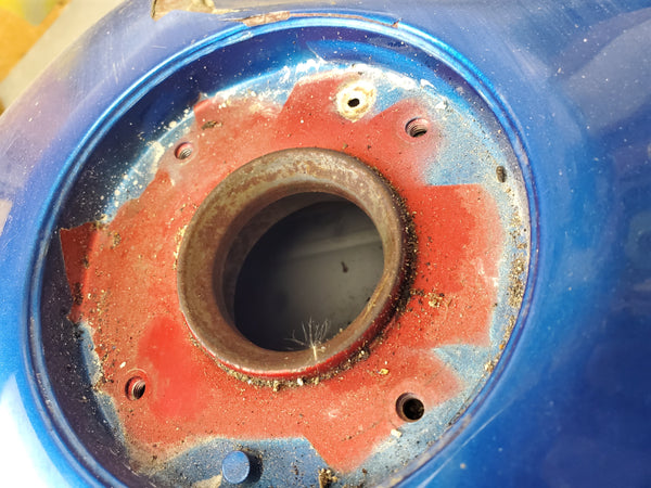 gas tankdamaged 1g sv650 99-02