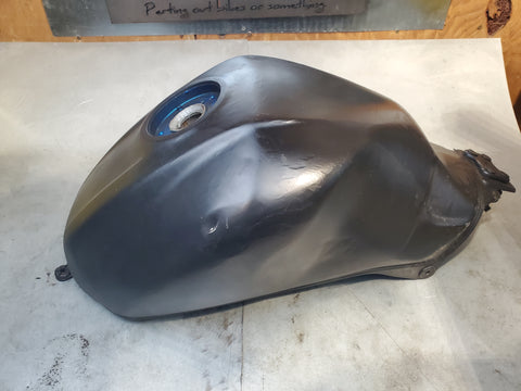 spraybombed poorly sealed gas tank 2g sv650 sv1000 03+